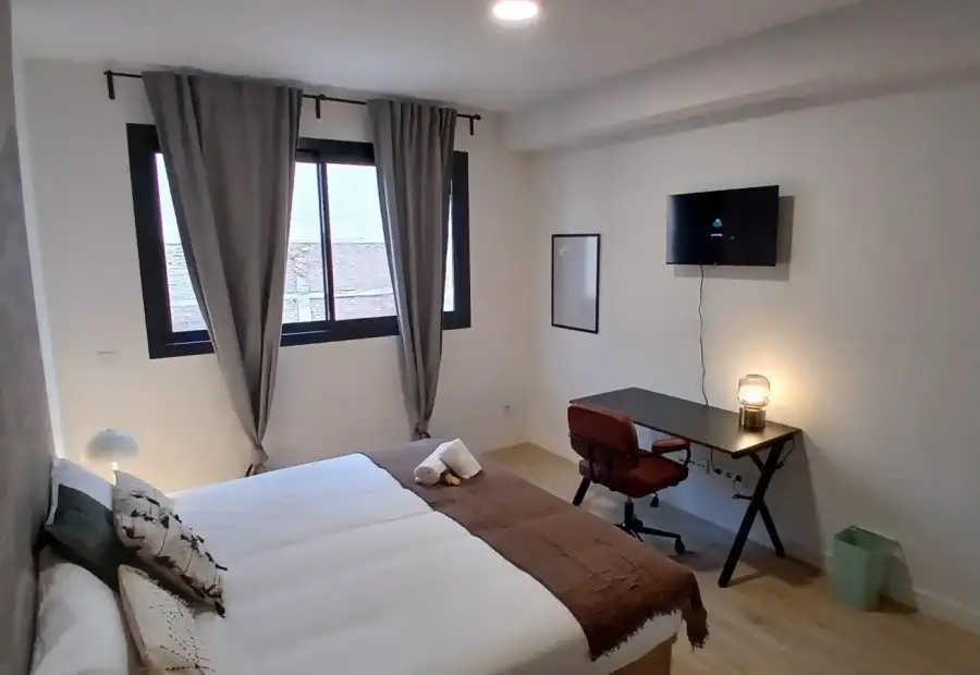 Habitación en piso compartido de 3 habitaciones en La Bresca, ideal para profesionales y estudiantes. en Málaga
