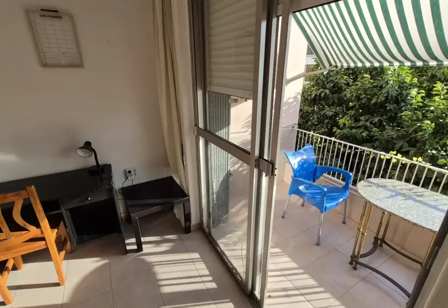 Habitación en piso compartido de 4 dormitorios en alquiler en Ciudad Jardín, Córdoba, gastos incluidos en Córdoba