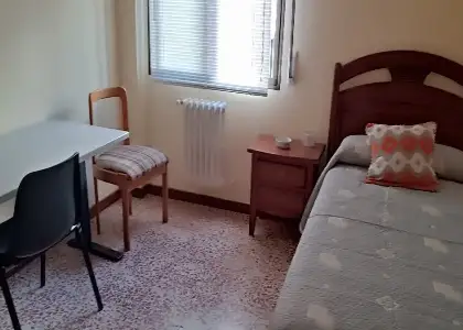 Habitación en piso compartido de 6 habitaciones en alquiler en Salamanca, solo estudiantes en Salamanca