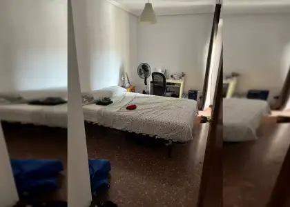 Habitación en un piso compartido de 5 habitaciones en Murcia, con algunos gastos incluidos. en Murcia