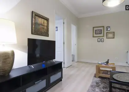 Habitación en un piso compartido de 8 habitaciones en Abando, con todos los gastos incluidos, ideal para profesionales y estudiantes. en Bilbao