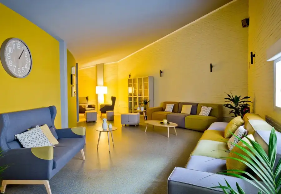 Se alquila habitación en piso compartido en Ensanche-Zabalgunea, solo estudiantes. en Pamplona